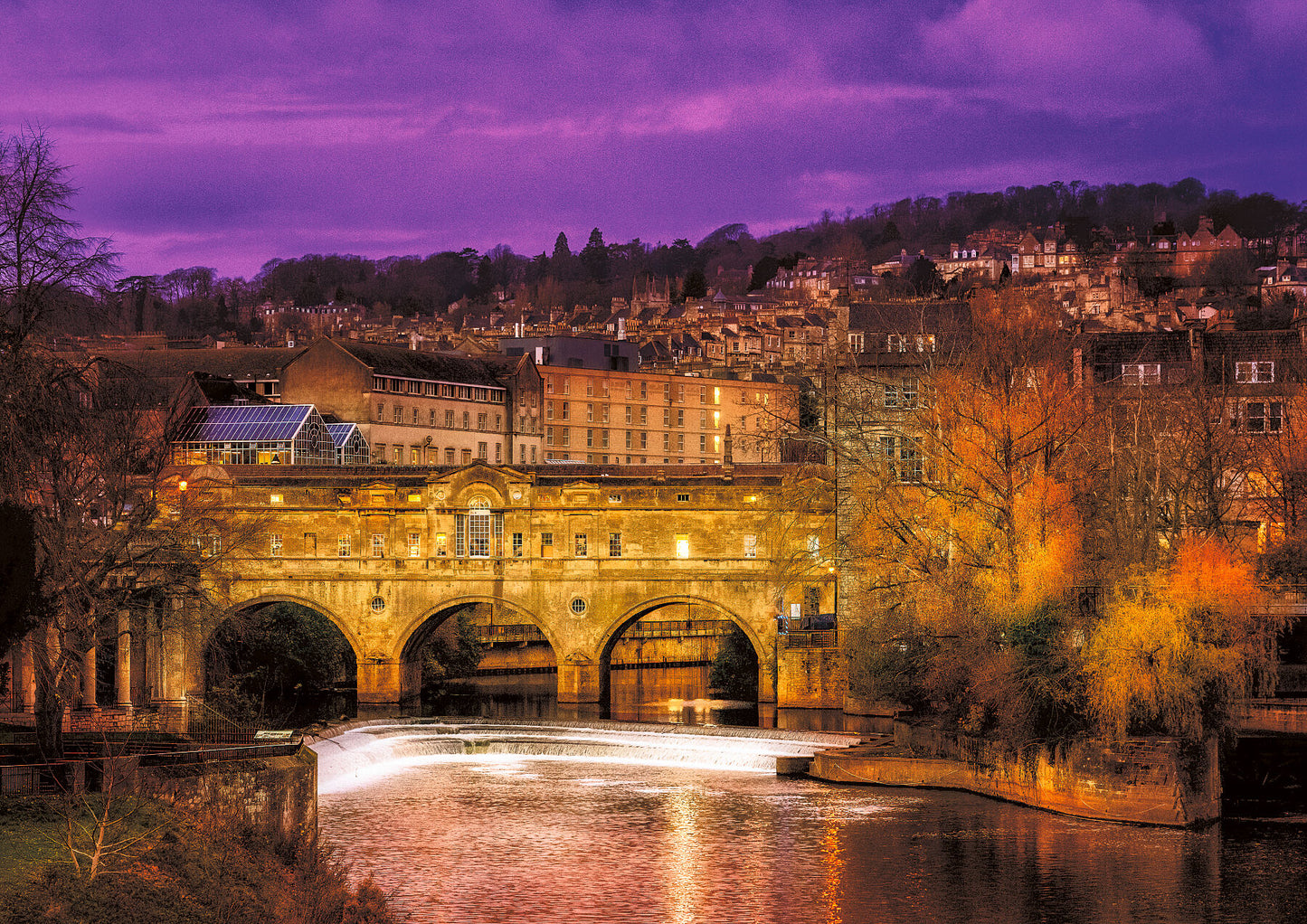 Pulteney Bridge at Sunset, at sunset, in Bath, United Kingdom, with warm light