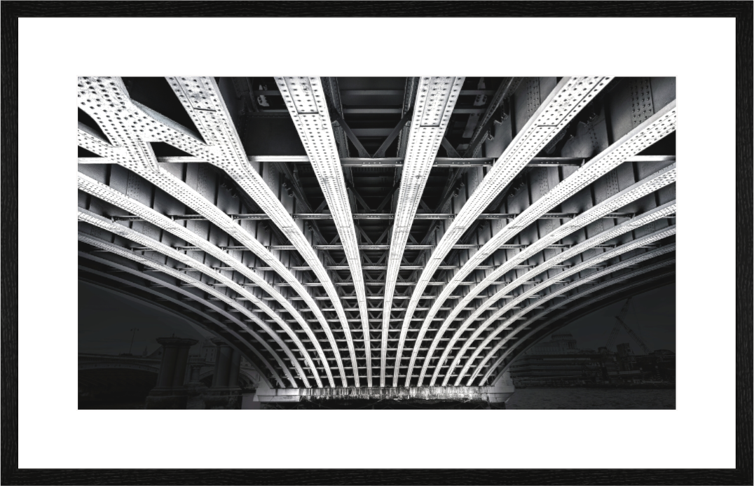 Main image Under the Bridge