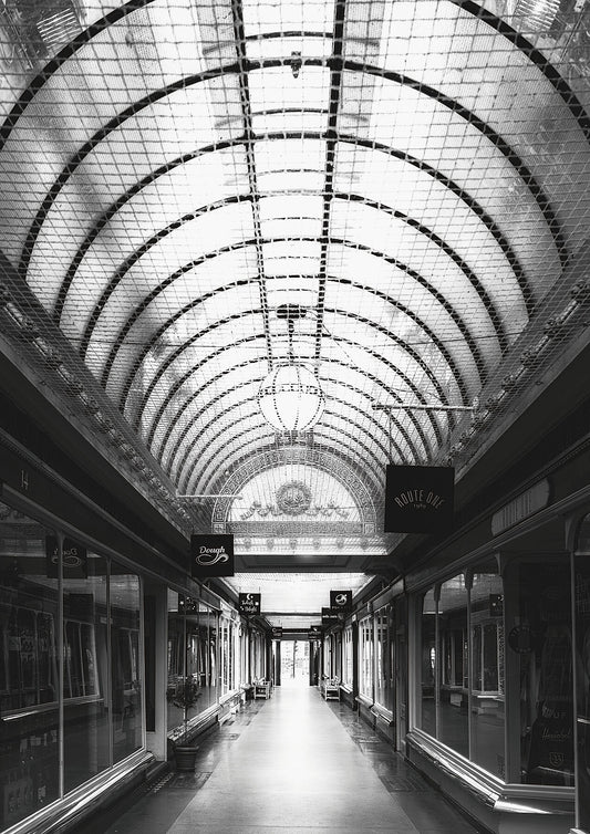 The Corridor shopping arcade in Bath in black and white